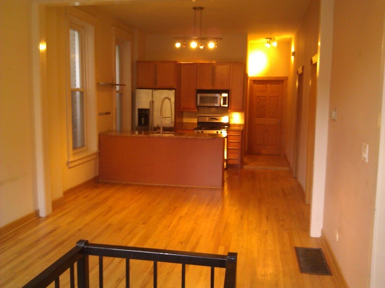 Stainless Steel Appliances, water, ice maker. - 2740 W Haddon Ave
