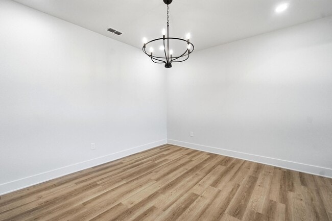 Building Photo - 6525 Inverness St