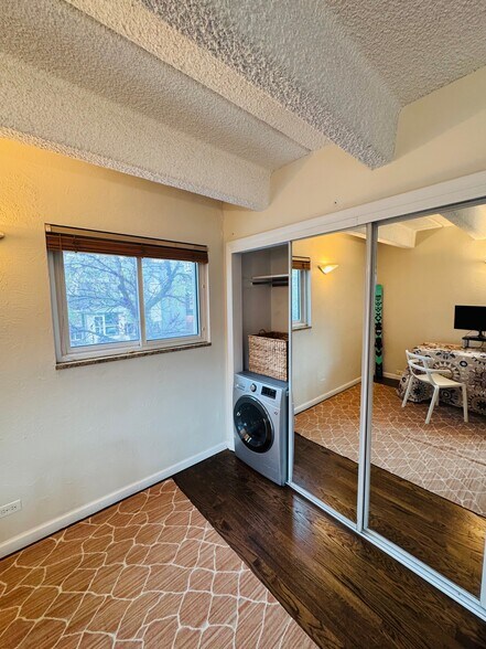Building Photo - 33 N Corona St