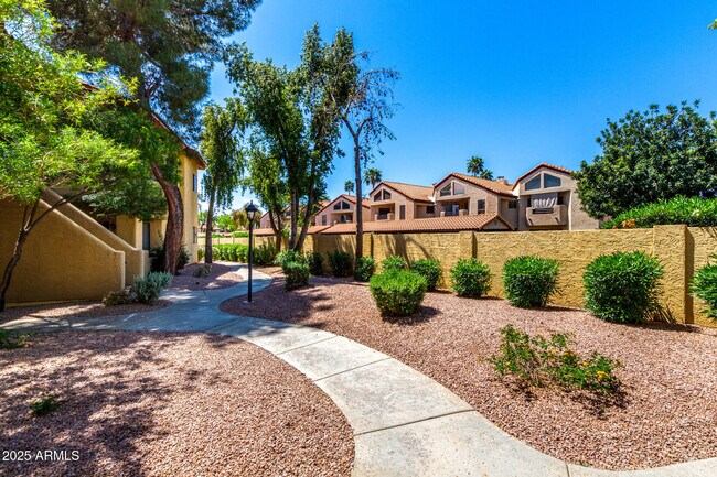 Building Photo - 7008 E Gold Dust Ave