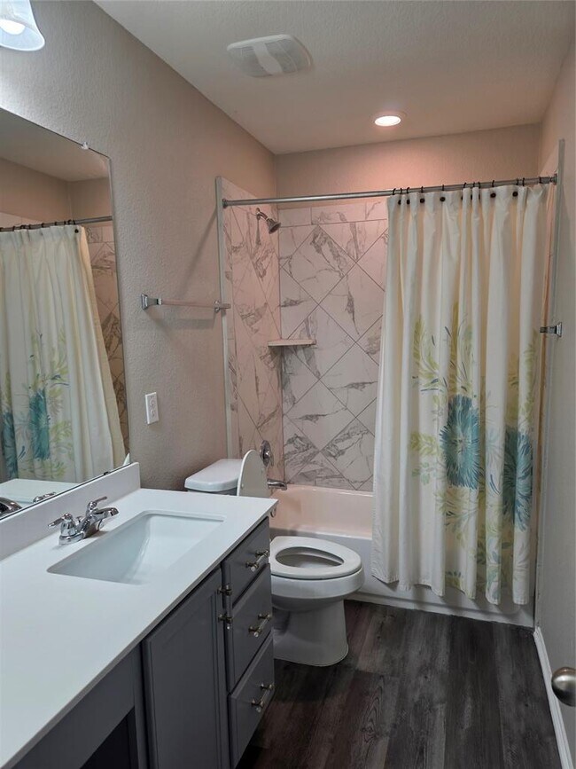 Building Photo - 1704 Constanta Dr