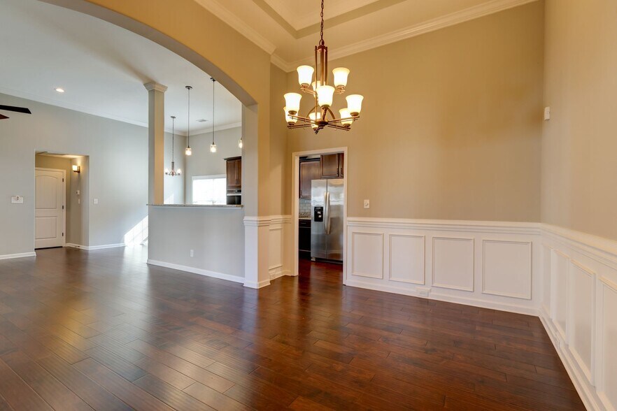 Building Photo - 1008 Meadowview Ln