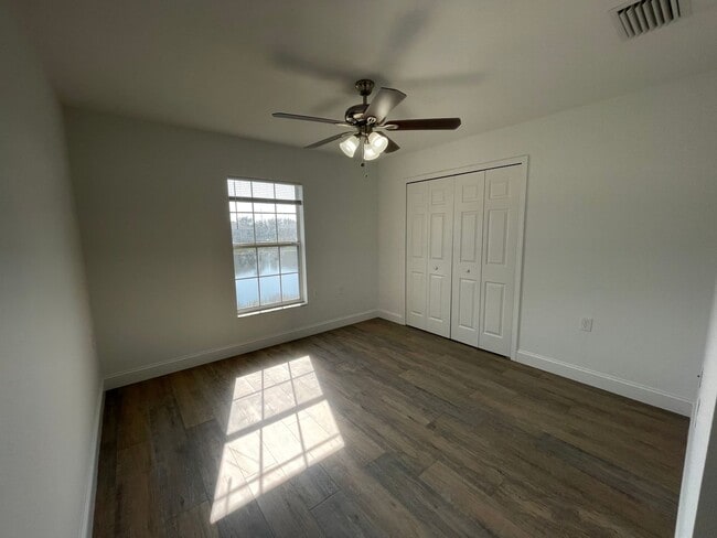 Building Photo - ANNUAL RENTAL - VISTAS AT HERITAGE BAY - 2 BED + DEN/ 2.5 BATH TOWNHOUSE