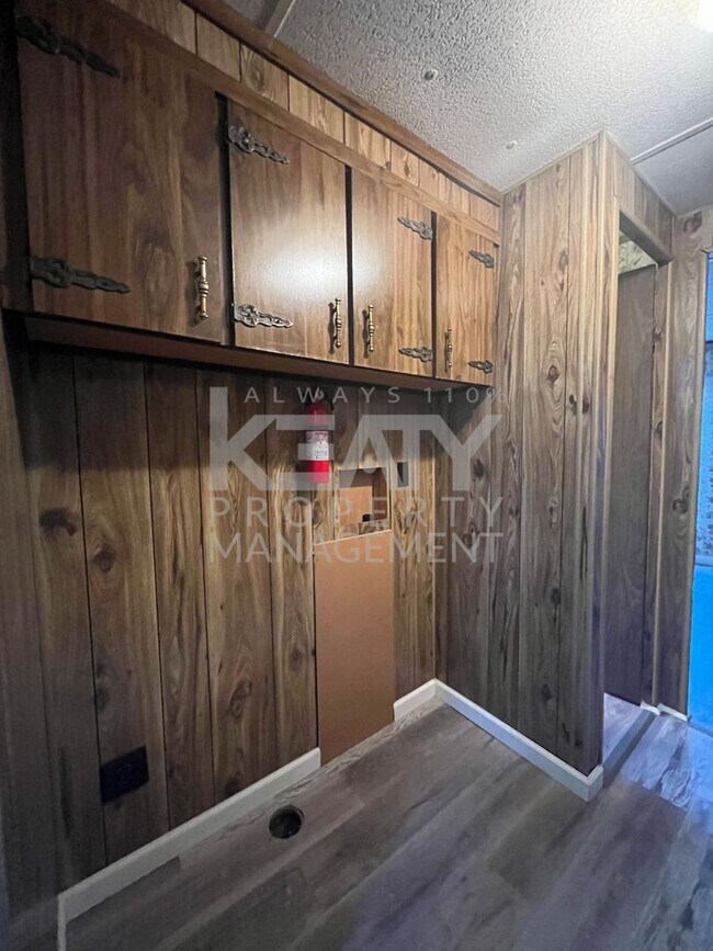 Building Photo - 2 Bedroom, 2 Bathroom Rental NOW Available!