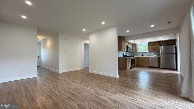 Building Photo - 3300 Johns Ct