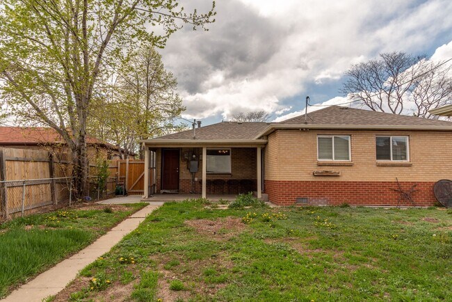 Building Photo - 3 Bed 2 Bath Home For Rent across from Slo...