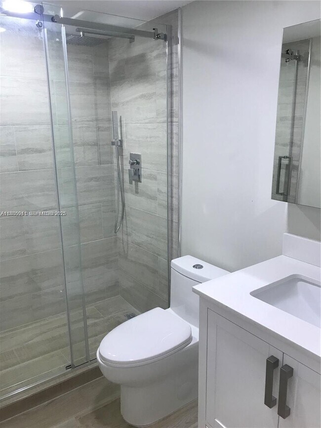 Building Photo - 358 Mansfield I