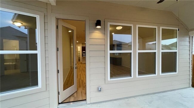 Building Photo - 6617 Covina Ln