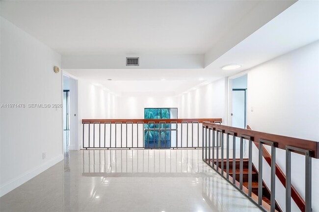 Building Photo - 20347 W Country Club Dr