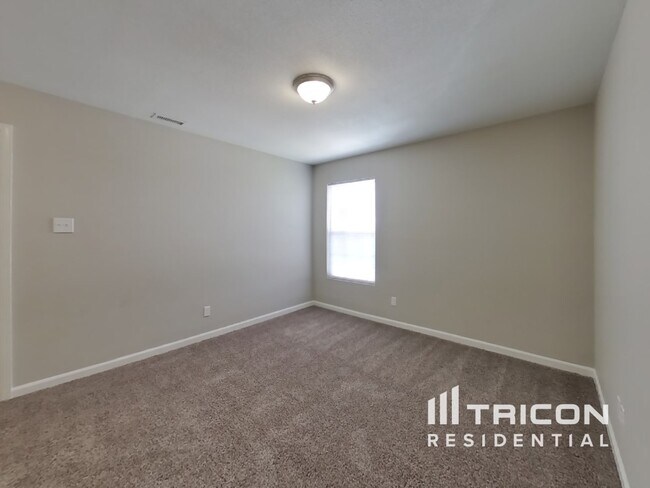 Building Photo - 3032 W Longbranch Dr
