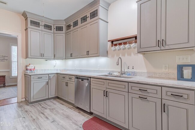 Building Photo - 6240 Hilbert Ridge Dr