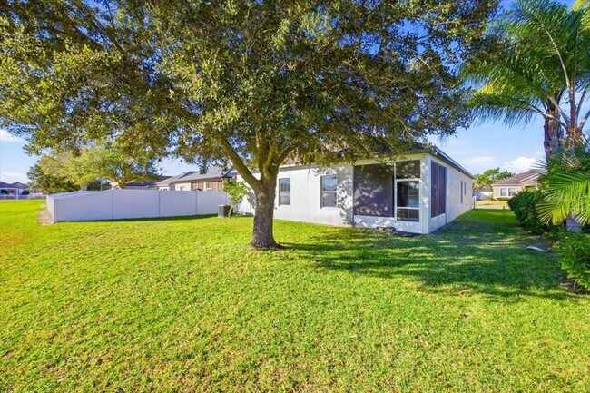 Building Photo - 5588 Sycamore Canyon Dr