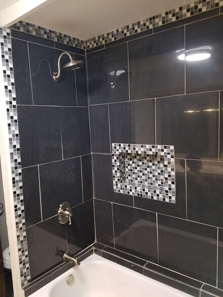 Building Photo - 102 Redbird Cir