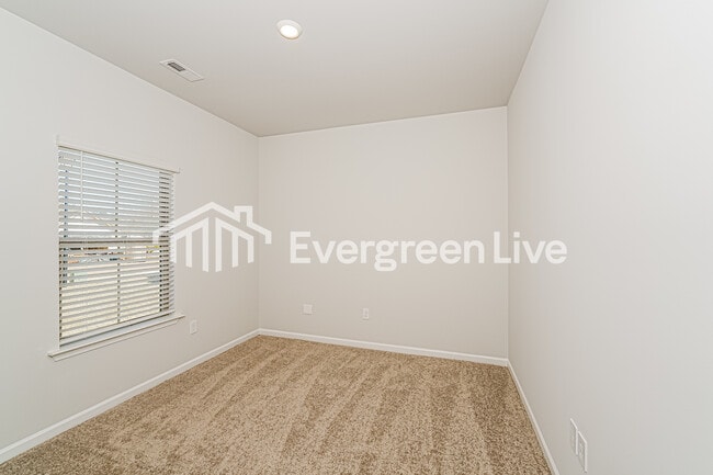 Building Photo - 308 Pond Spg Dr