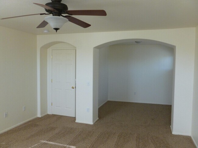 Building Photo - 13437 W Rhine Ln
