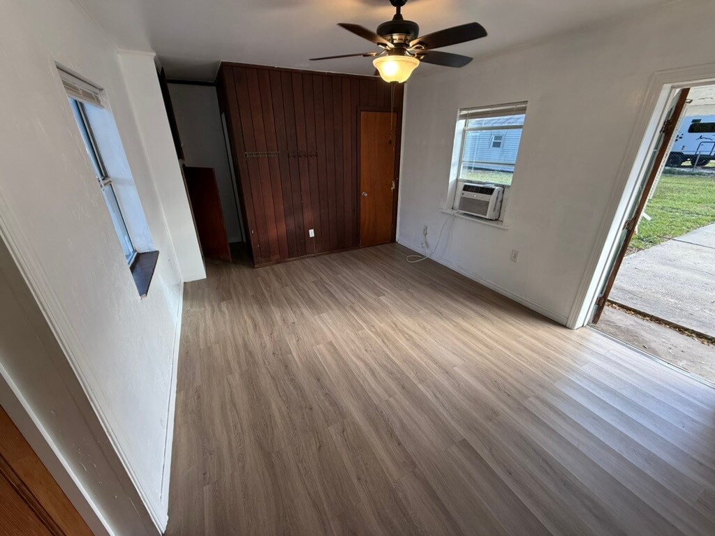 Building Photo - 69 E Seminole Ave