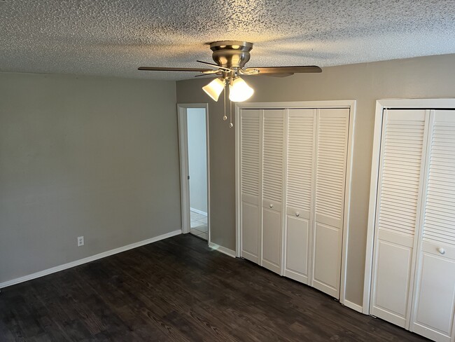 Building Photo - 8836 Hidden Hill Dr