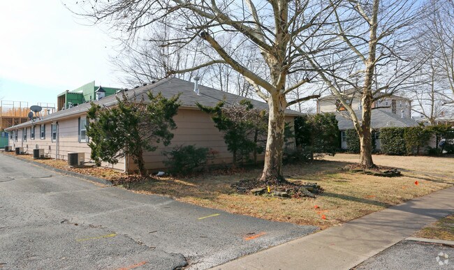 Building Photo - 308 Madison