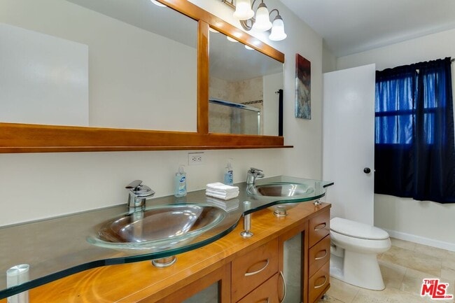 Building Photo - 11257 Collett Ave