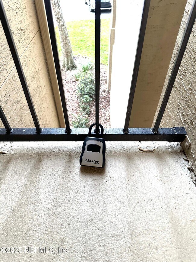 Building Photo - 1655 The Greens Way