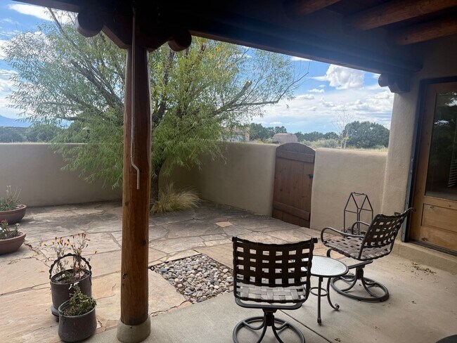 Building Photo - 54 Encantado Loop