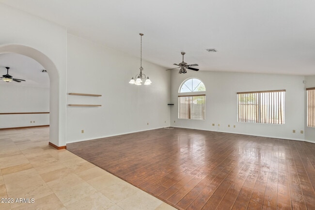 Building Photo - 8844 W Cavalier Dr
