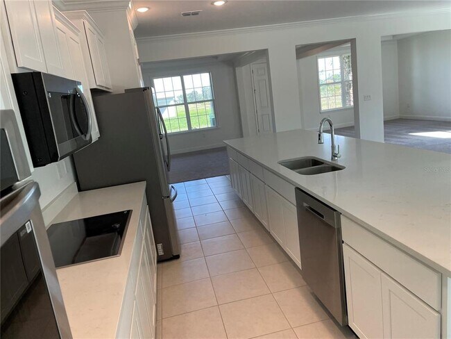 Building Photo - 10060 Dolphin Gull Cir