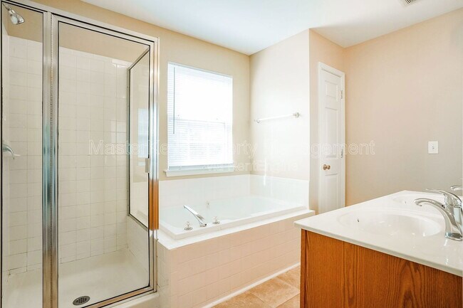 Building Photo - 2611 Ivory Run Way