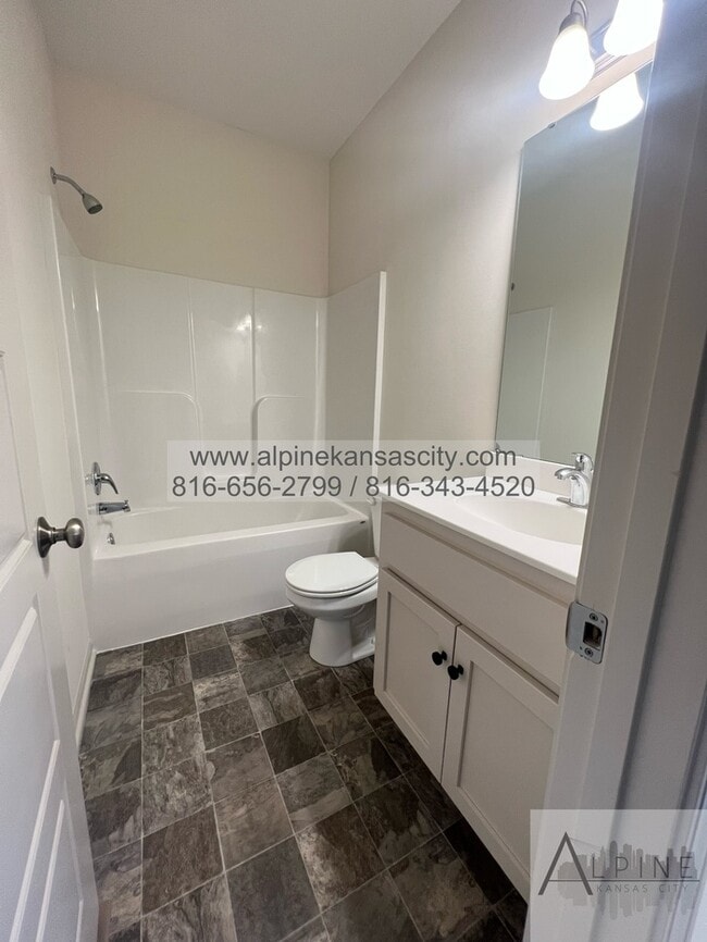 Building Photo - Spacious New Home in Quail Valley, Liberty Schools