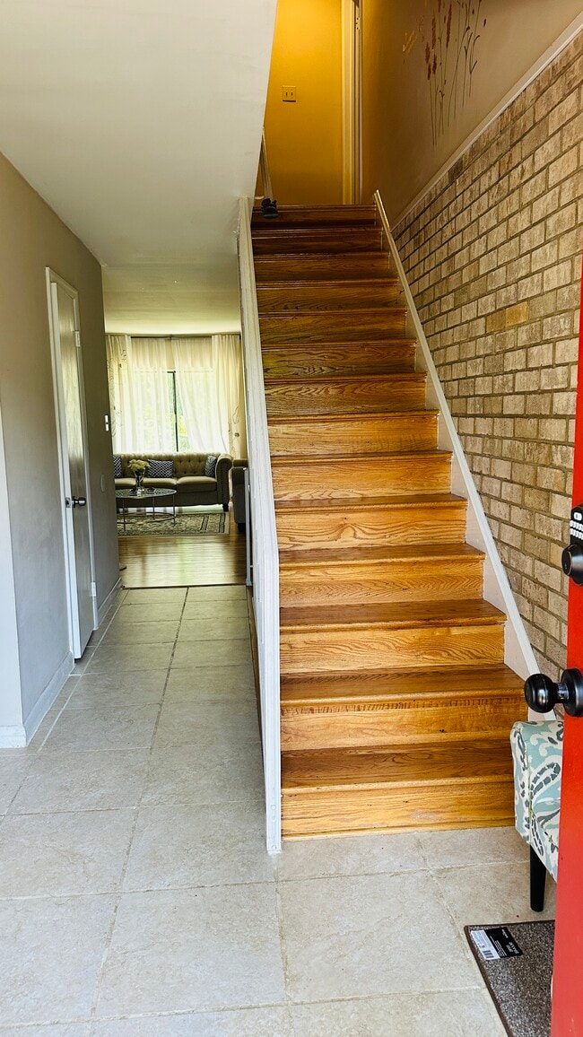 Building Photo - 4933 Casimir St