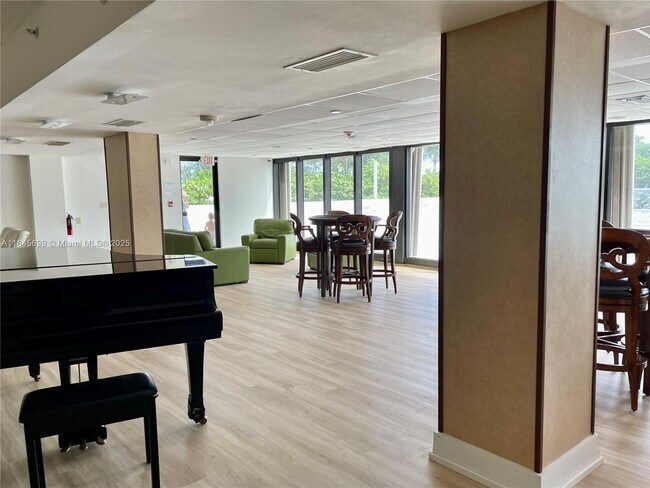 Building Photo - 10185 Collins Ave