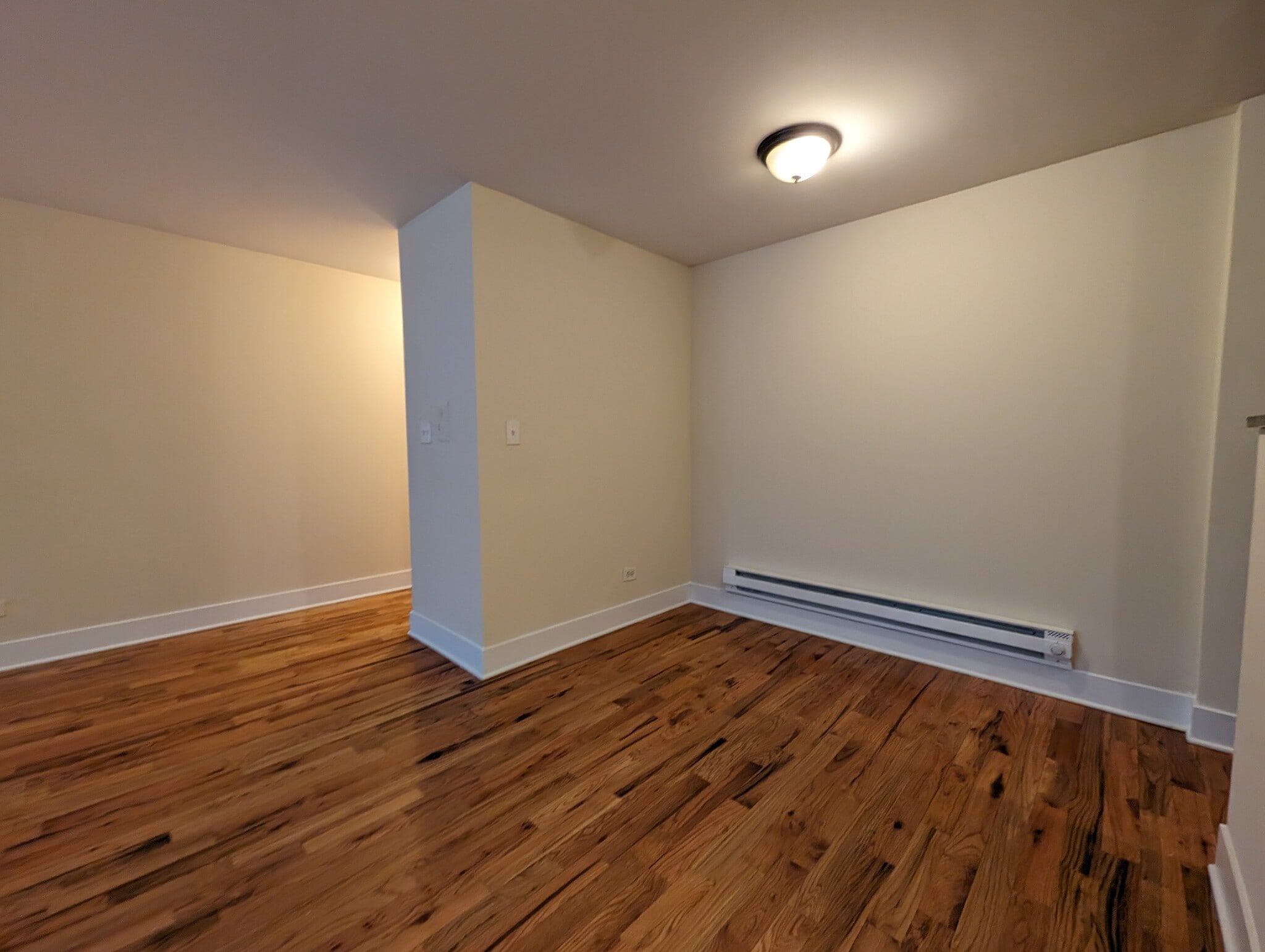 Building Photo - 557 W Arlington Pl
