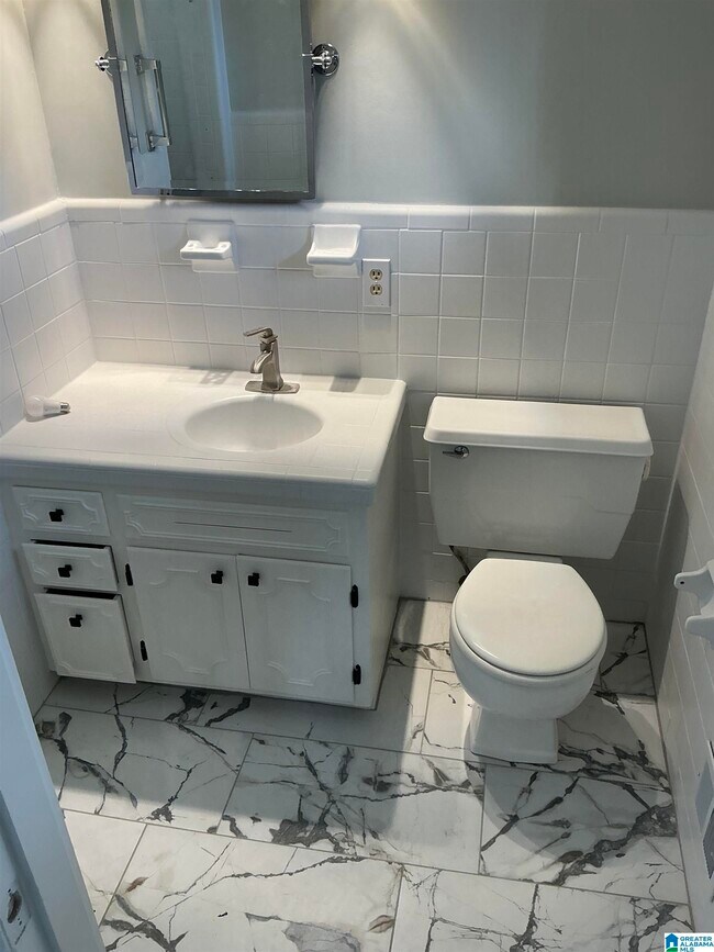 Building Photo - 4866 Overton Rd