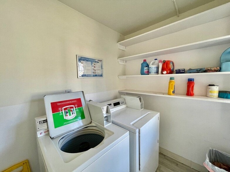 Building Photo - 315 Junipero Ave