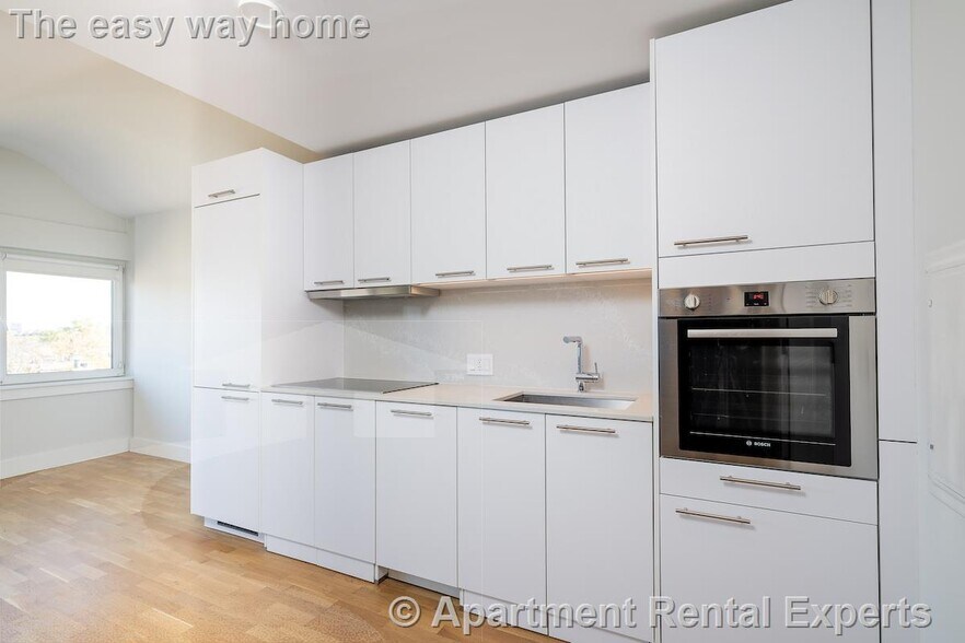 Primary Photo - 334 Harvard St