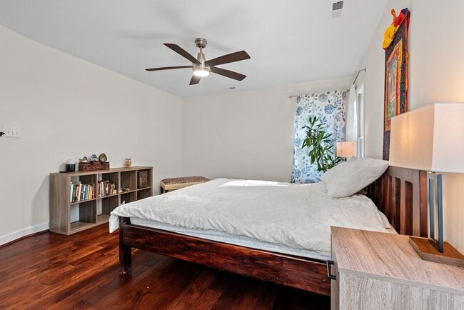 Building Photo - **Applications Pending** Charming Home on Large Lot in Chapel Hill!