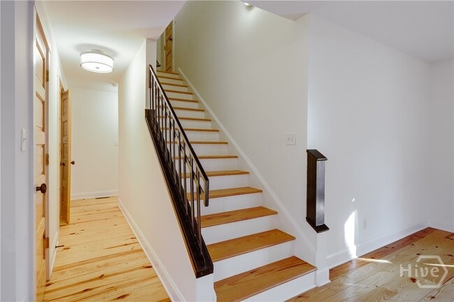 Building Photo - 145 Hendrix Ave