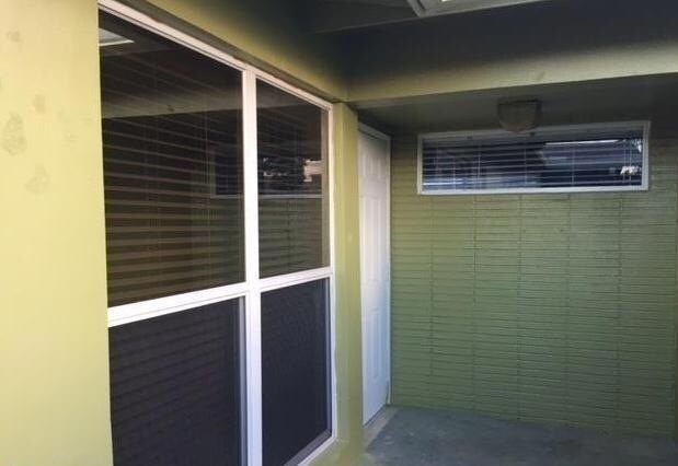 Building Photo - 704 NE 23rd Ave