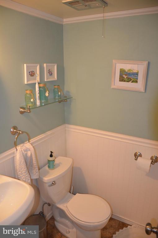 Building Photo - 8705 Yardley Dr