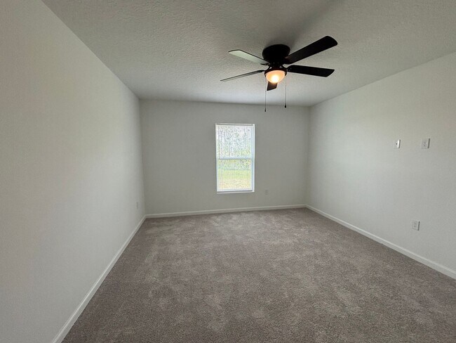 Building Photo - Beautiful Updated Home