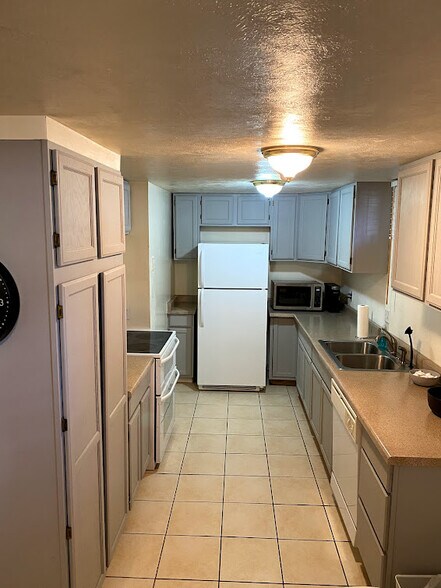 Building Photo - 7100 S 2780 E