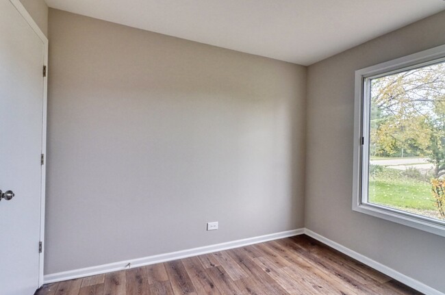 Building Photo - 364 Grissom Ct