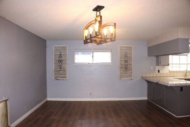 Building Photo - Stylish 3-Bedroom Home with Spacious Backy...