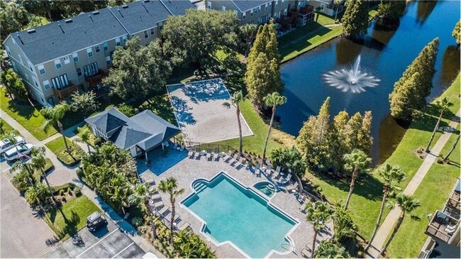 Building Photo - 3013 Pointeview Dr