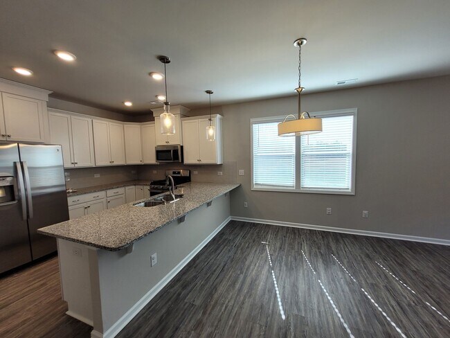 Building Photo - Spacious 4 Bedroom/ 3 Bathroom Home in Lovely Terrell - 2 Car Garage - Washer/Dryer and Lawn Main...