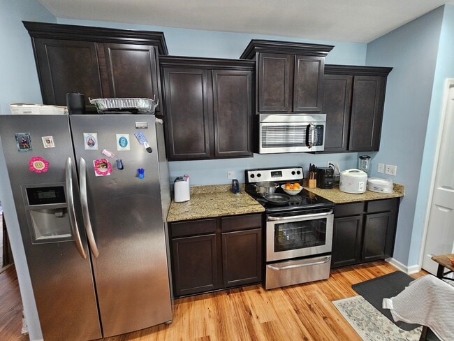 Building Photo - 136 Cordage Dr