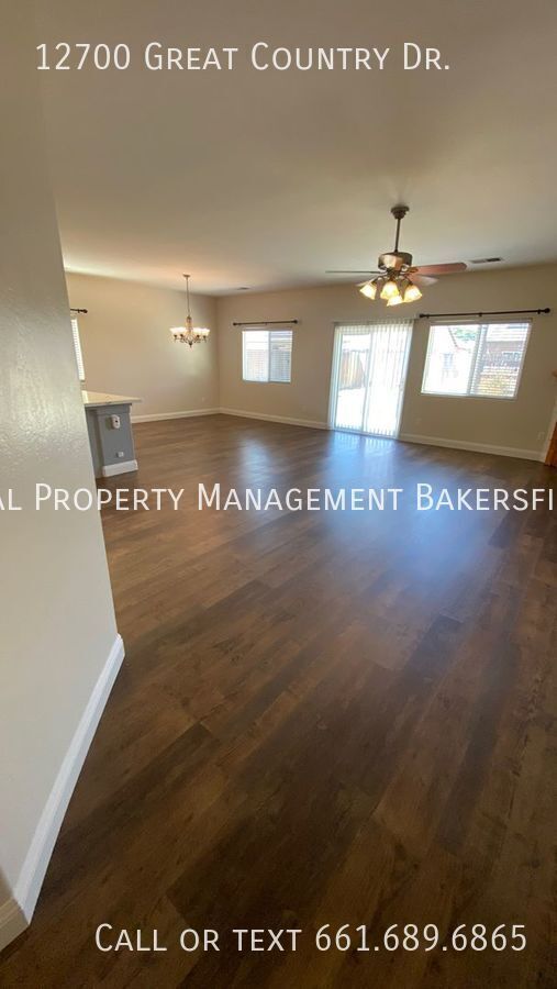 Building Photo - 12700 Great Country Dr