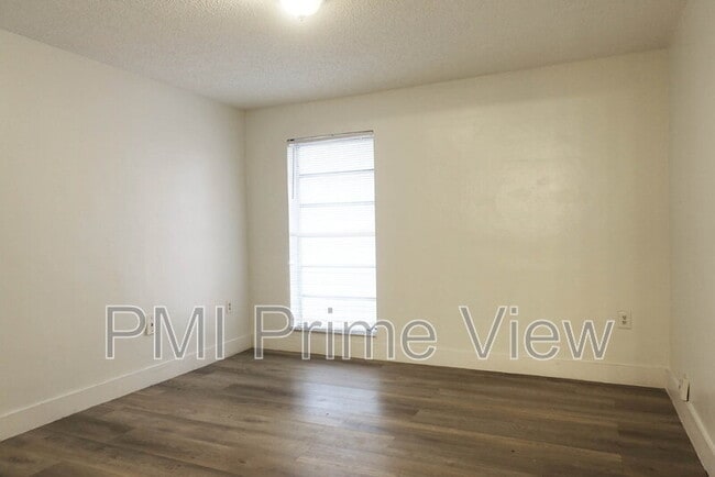 Building Photo - 505 NW 72nd Ave