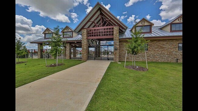 Building Photo - 24802 Silver Press Dr