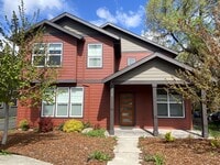Building Photo - Unique Executive Home in Hood River